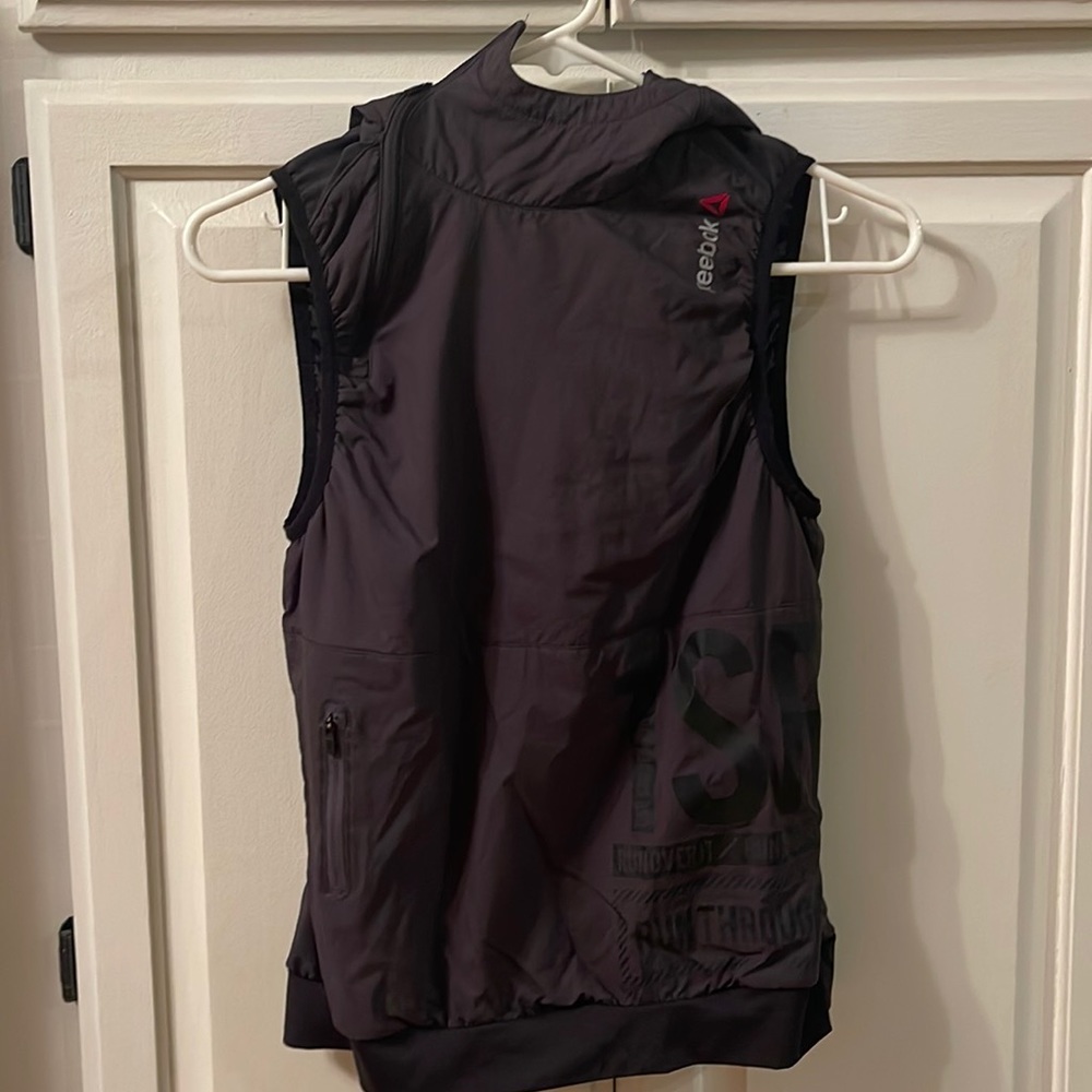 Xs Reebok Hooded Vest
